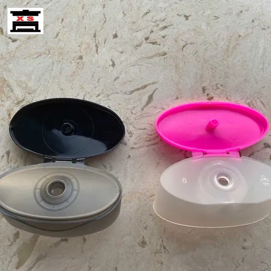 Molde de tampa flip top de câmara quente com sistema de fechamento de tampa em