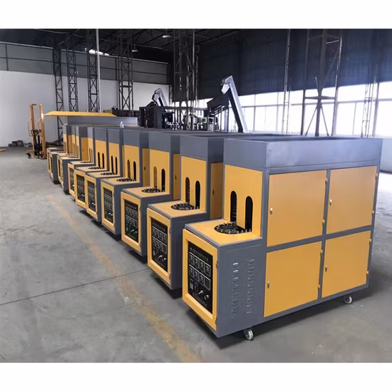 Máquina de moldagem por sopro de garrafa de água potável de plástico semiautomática para animais de estimação com produção estável de preço de fábrica 2500bph
